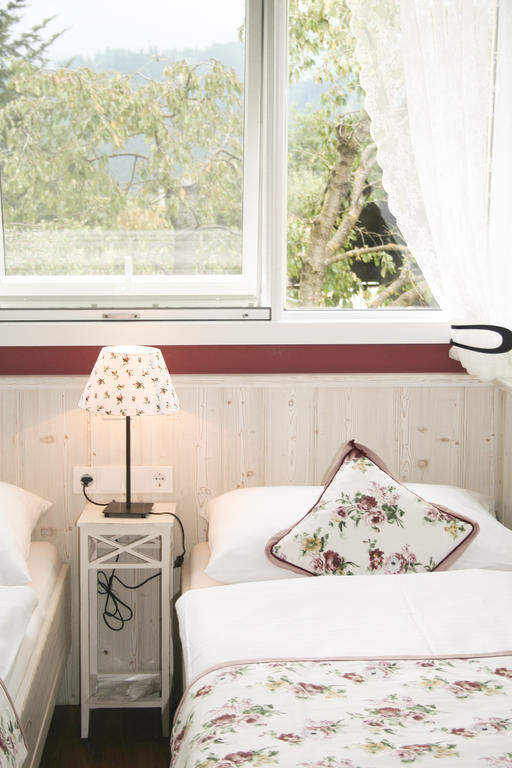 Landgasthof Friedl Hotel Sankt Lorenzen bei Knittelfeld Стая снимка